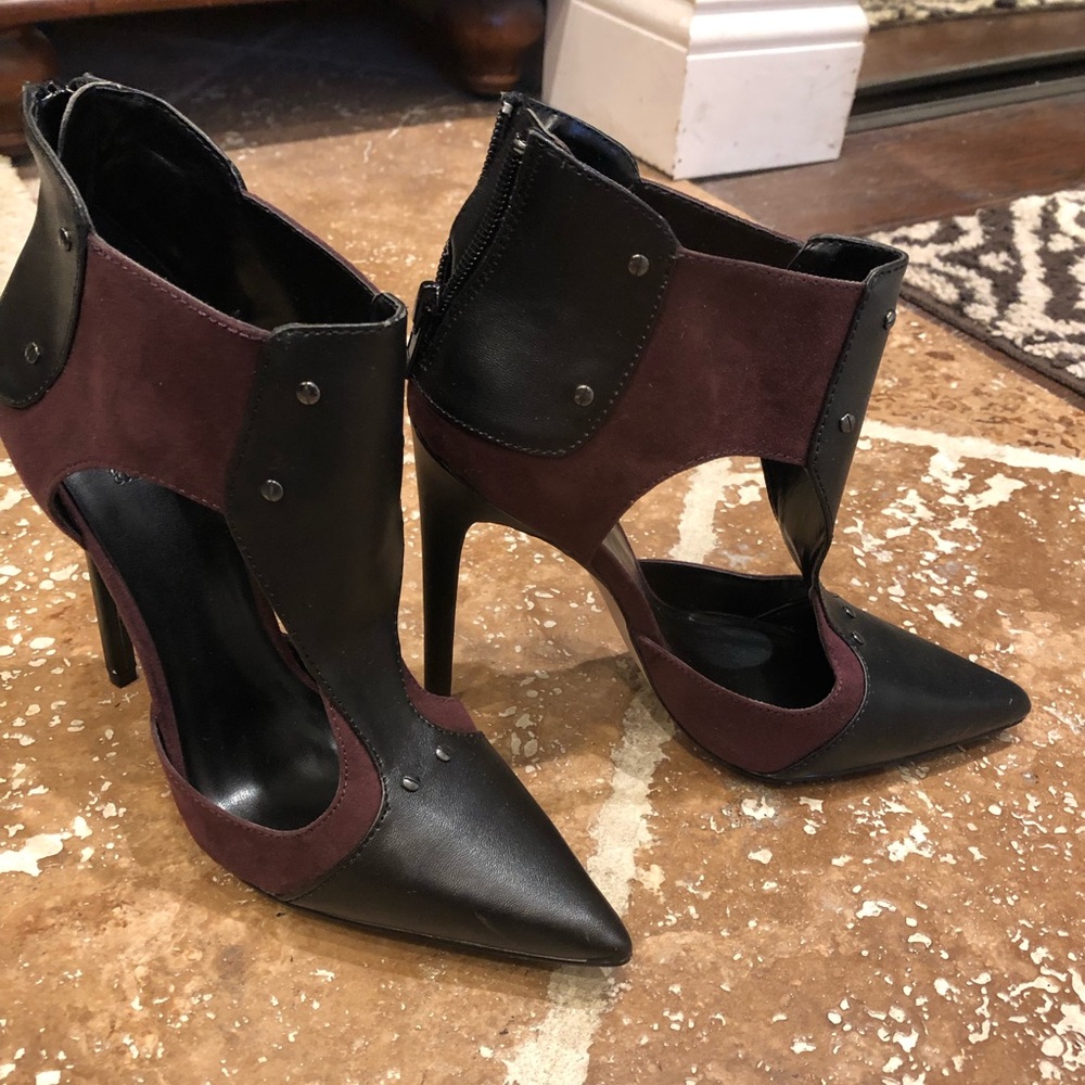 Black and plum high heels - size 7